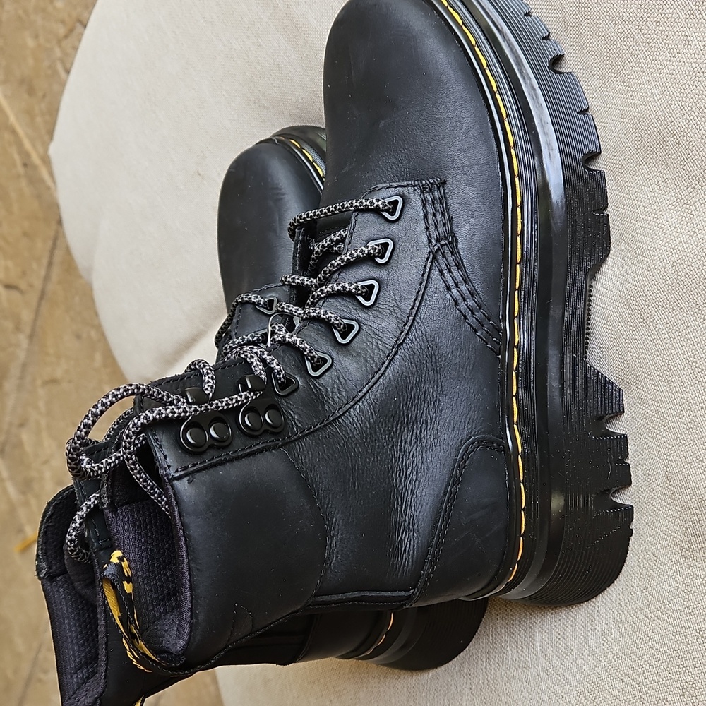 Dr Martens Tarik Utility Boot 8-Eye Lace-up Black Leather- Woman's 5,  Men's 4